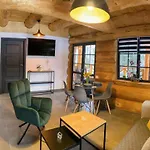 Nad Jeziorem Lesnianskim Apartment Bozkowice