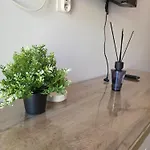 Nad Jeziorem Lesnianskim Apartment Bozkowice