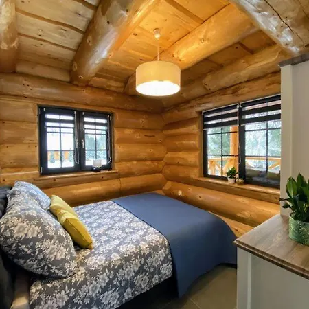 Nad Jeziorem Lesnianskim *