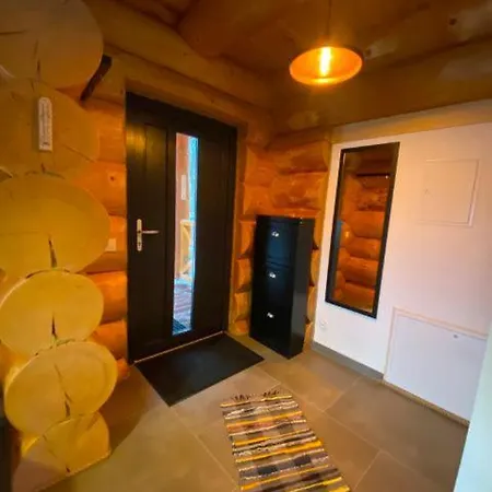 Nad Jeziorem Lesnianskim *