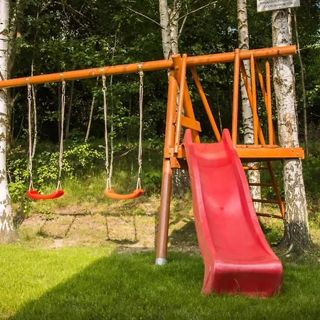 Nad Jeziorem Lesnianskim Apartment