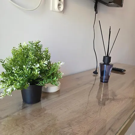 Nad Jeziorem Lesnianskim Apartment Bozkowice