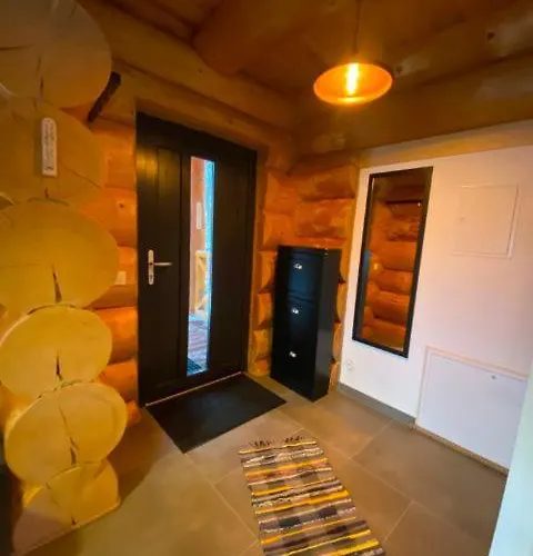 Nad Jeziorem Lesnianskim *