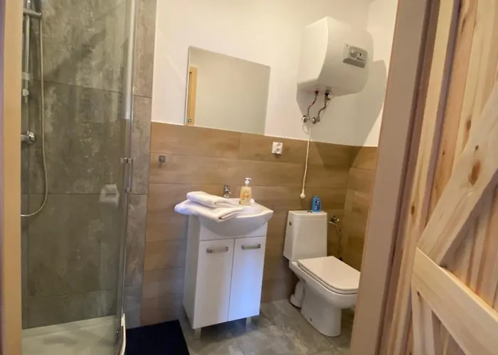 Nad Jeziorem Lesnianskim *