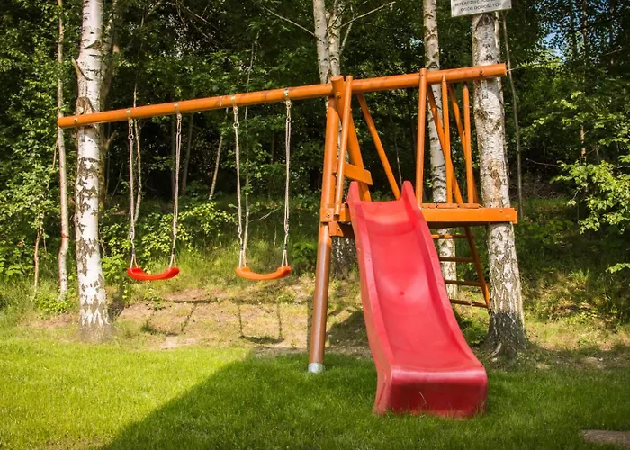 Nad Jeziorem Lesnianskim 公寓