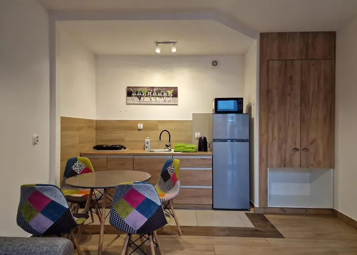 Nad Jeziorem Lesnianskim Apartment *