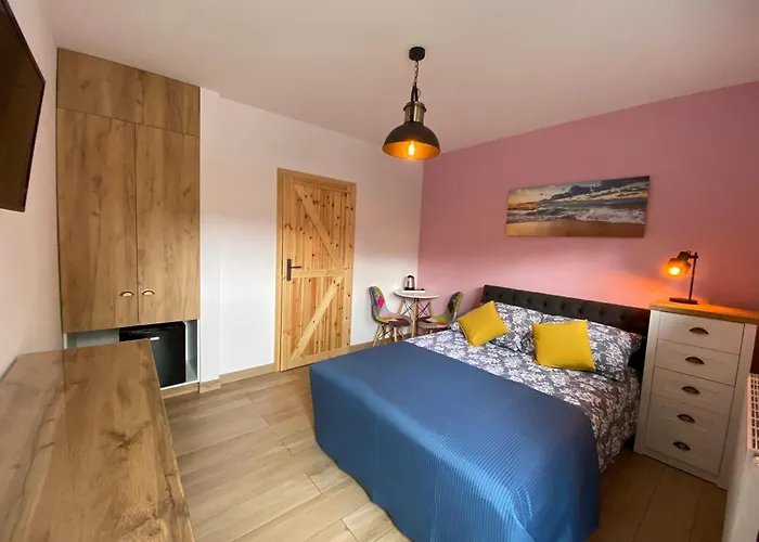 Nad Jeziorem Lesnianskim Apartment *